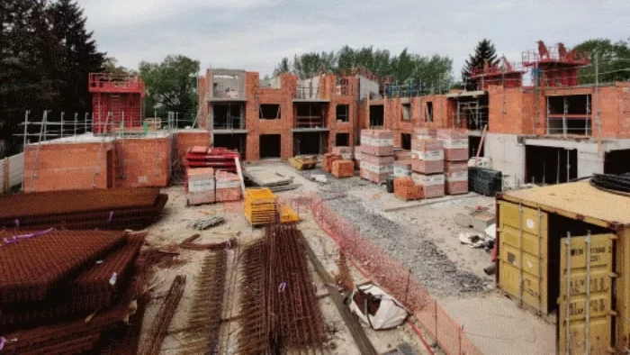 &Eacute;quipe d'&eacute;conomistes de la construction exp&eacute;riment&eacute;s en r&eacute;union